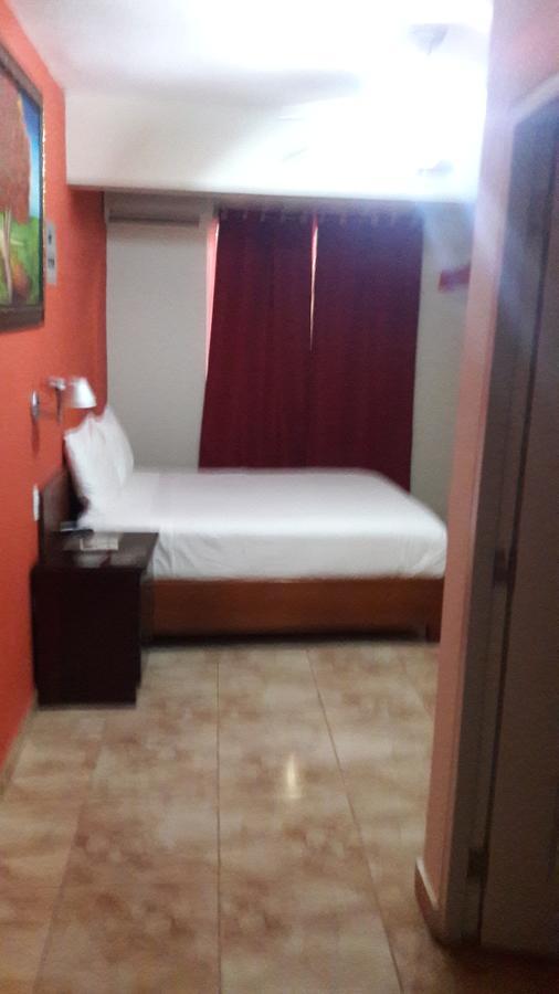 Hotel Samana Spring Kültér fotó