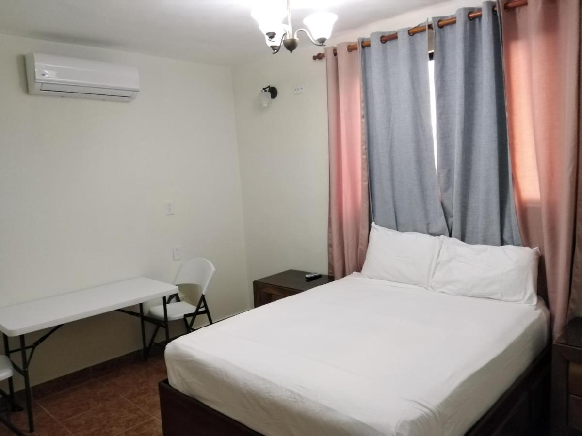 Hotel Samana Spring Kültér fotó
