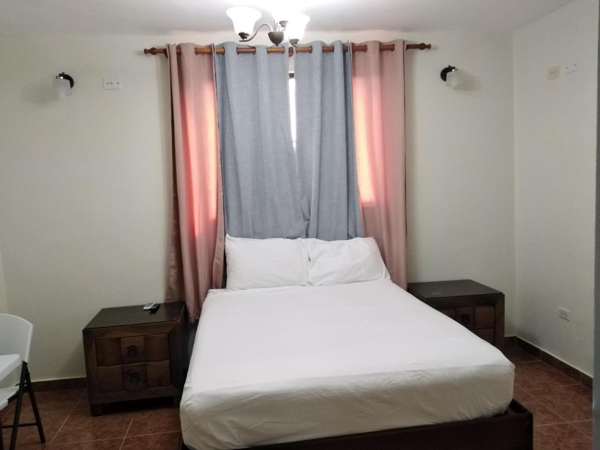 Hotel Samana Spring Kültér fotó