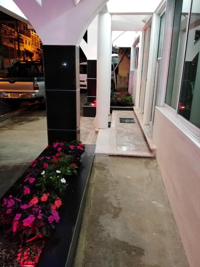 Hotel Samana Spring Kültér fotó