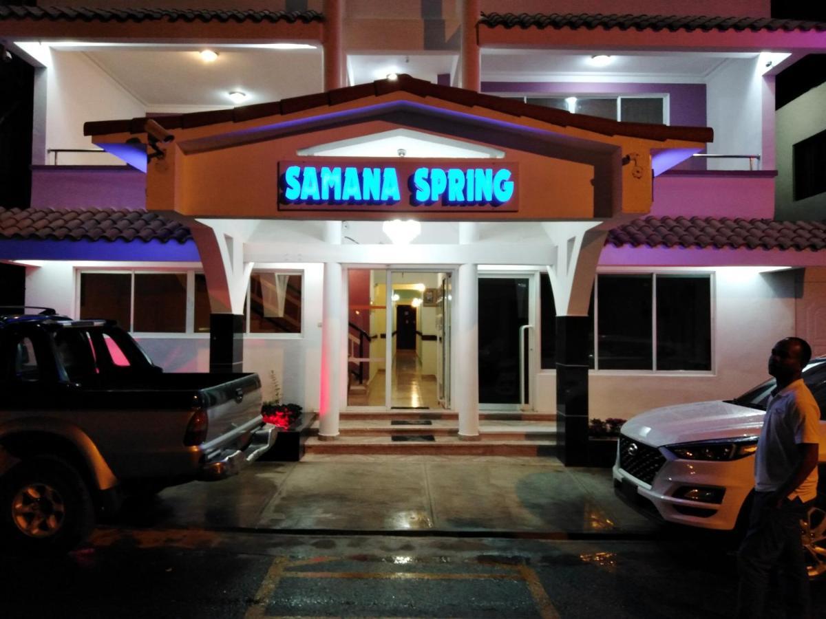 Hotel Samana Spring Kültér fotó