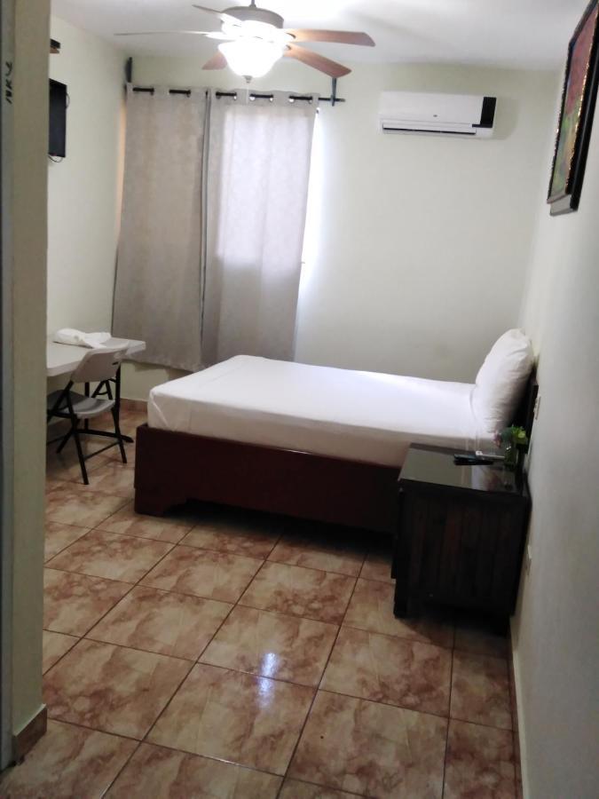 Hotel Samana Spring Kültér fotó