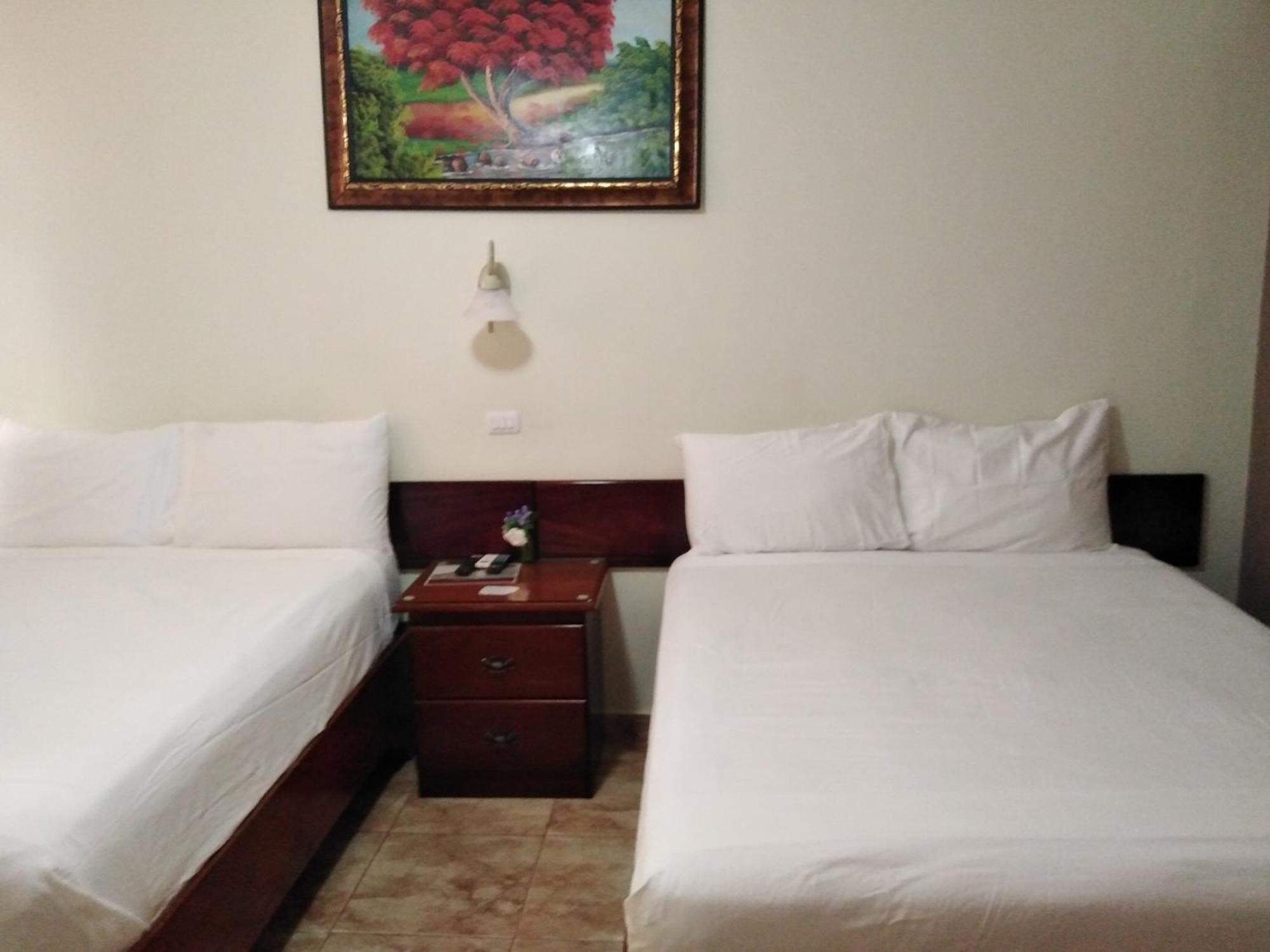 Hotel Samana Spring Kültér fotó
